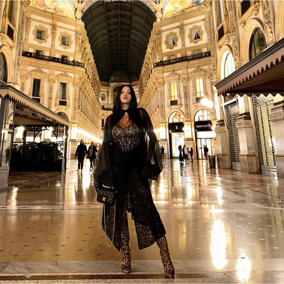 Sia Black Lace Corset Top - Picture 11 of 12